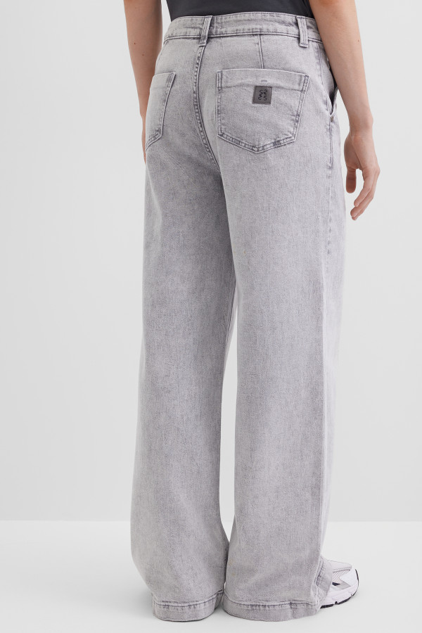 Джинсы широкие