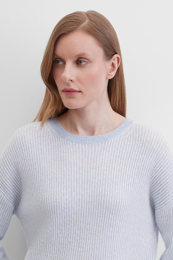 Джемпер с имитацией второго слоя