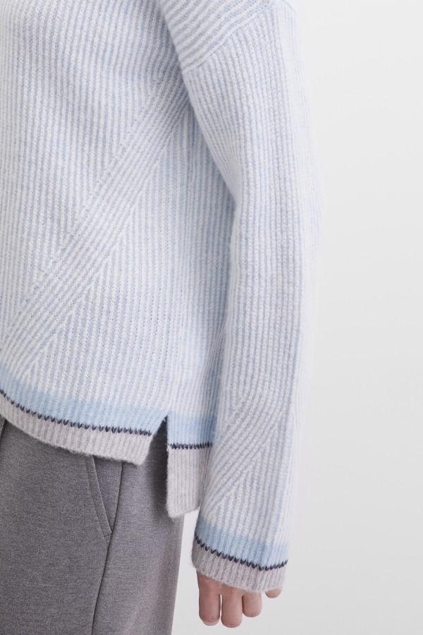 Джемпер с имитацией второго слоя