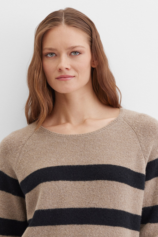 Джемпер в полоску