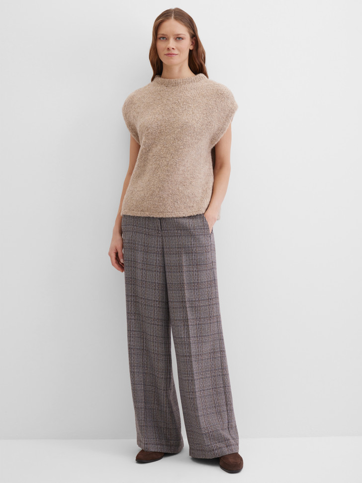 Жилет вязаный