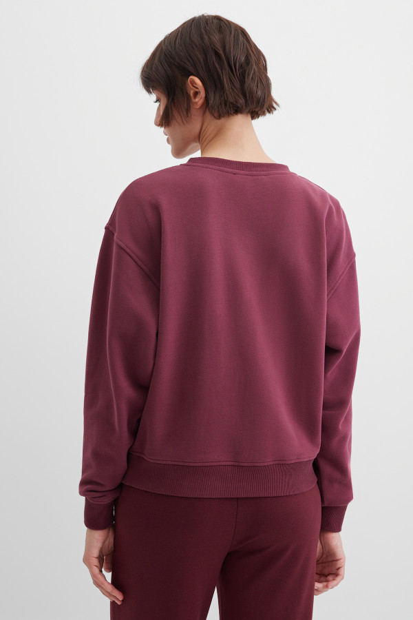 Свитшот прямого кроя