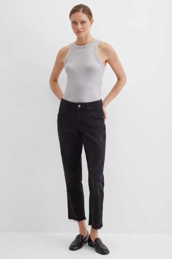 Джинсы зауженные