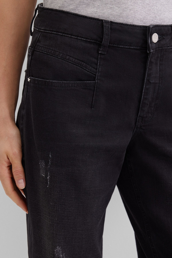 Джинсы зауженные