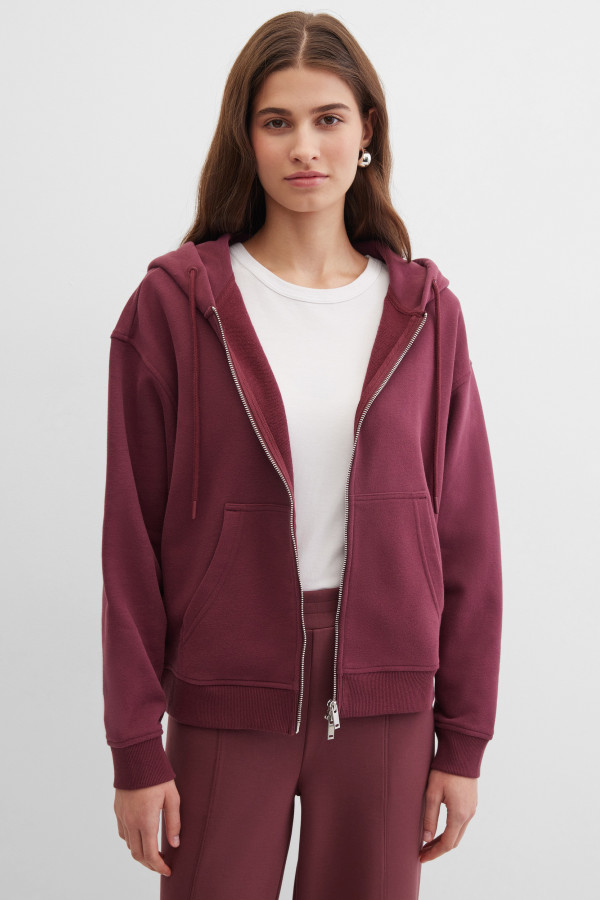 Толстовка с капюшоном