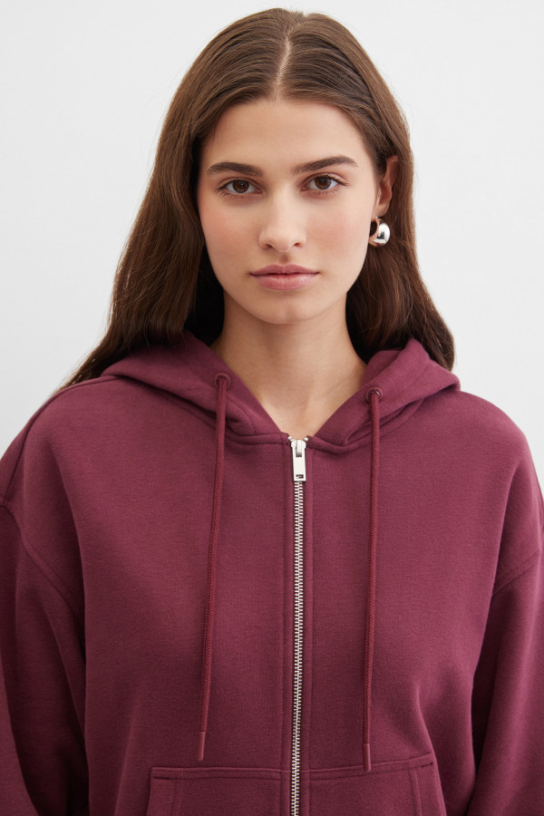 Толстовка с капюшоном