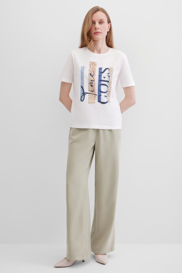 Футболка с принтом и пайетками