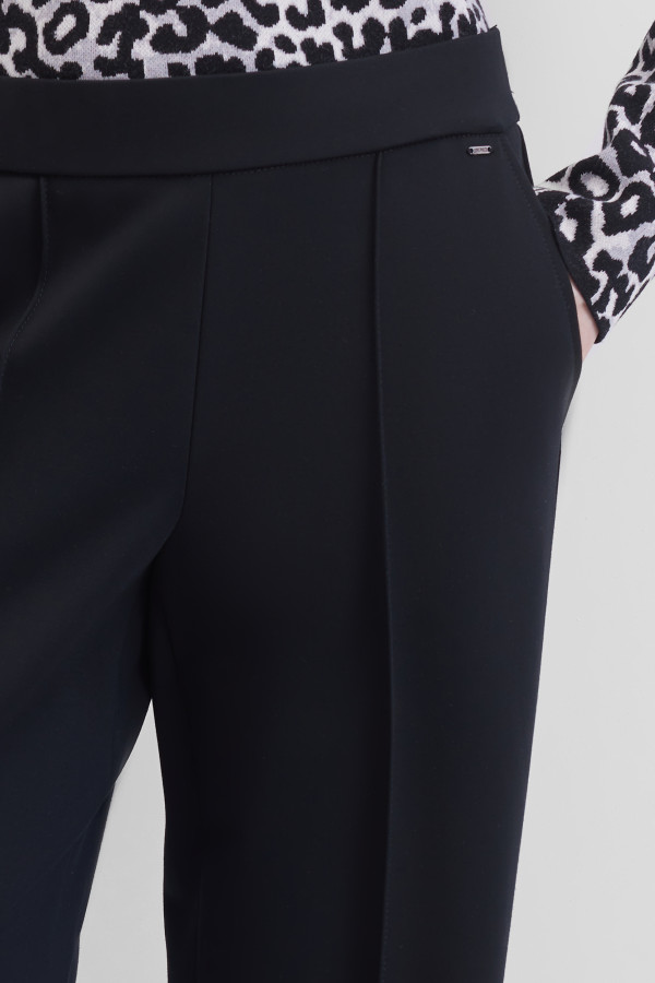 Брюки свободного кроя из трикотажа