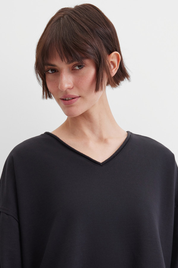 Свитшот с нашивками на спине