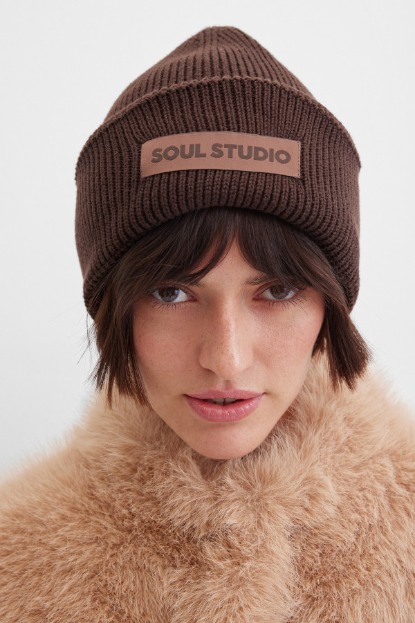 Шапка вязаная