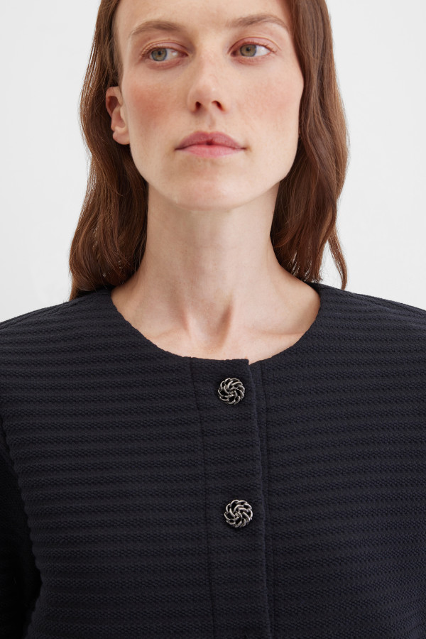 Жакет с карманами