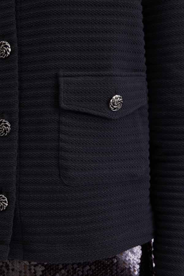 Жакет с карманами