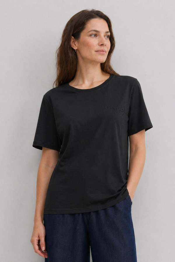 Футболка базовая с вышивкой