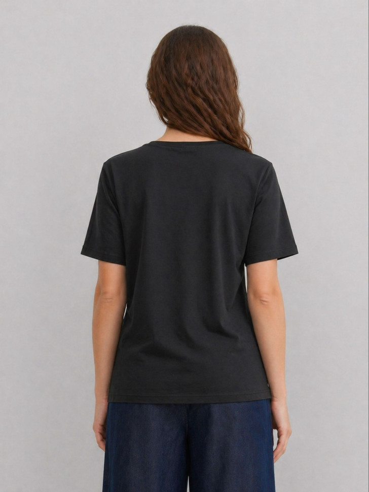 Футболка базовая с вышивкой