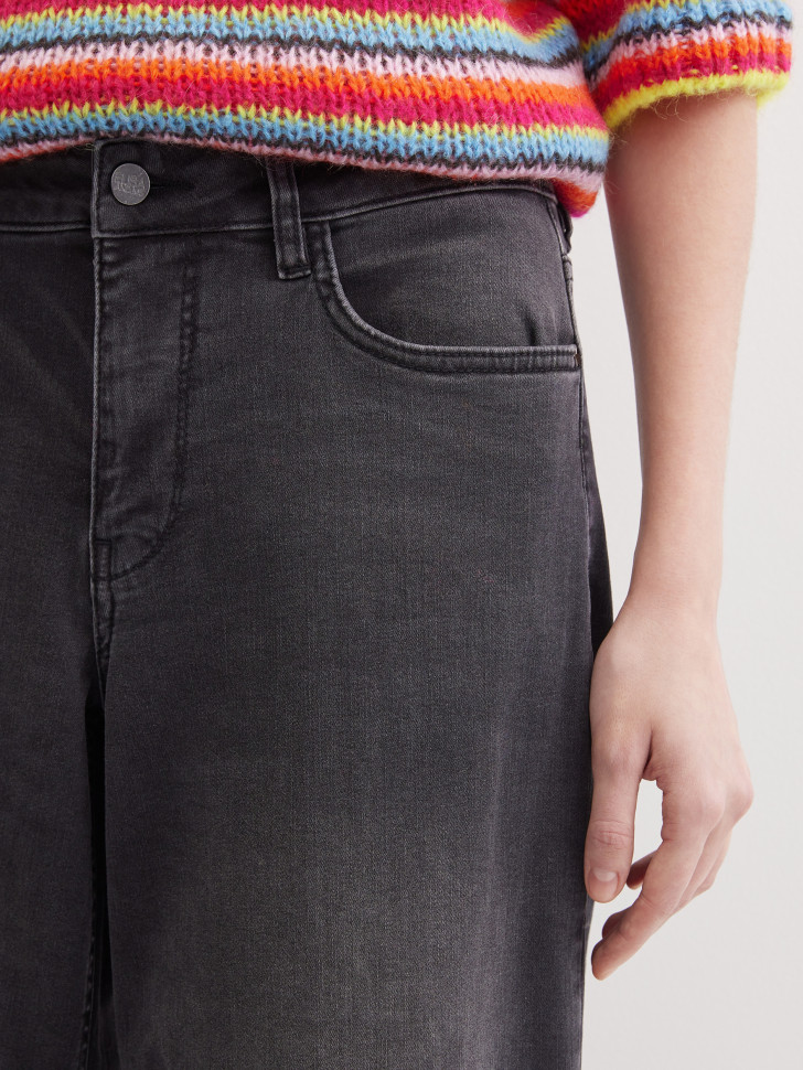 Джинсы широкие