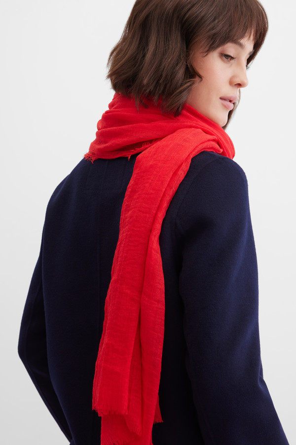 Шарф палантин с бахромой