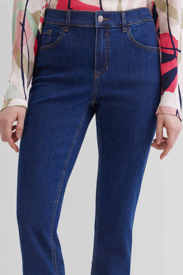 Джинсы прямого кроя