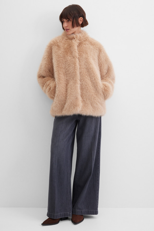 Шуба из искусственного меха