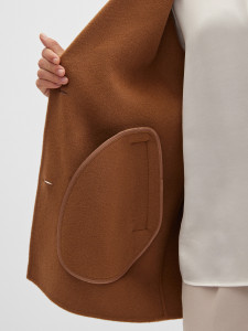 Пальто укороченное из шерсти