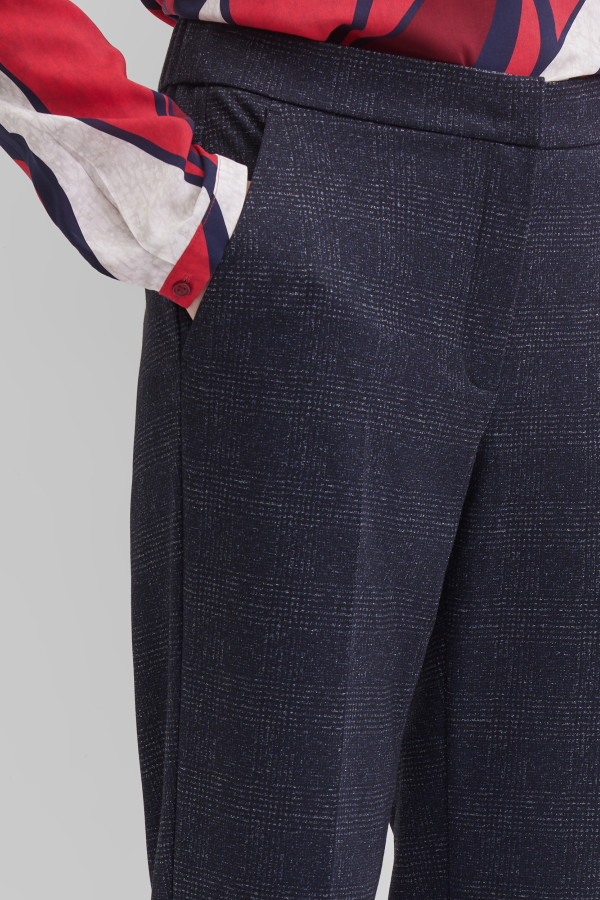 Брюки прямого кроя с резинкой в поясе