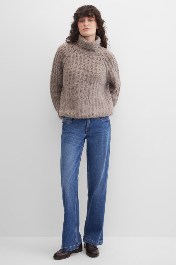 Свитер крупной вязки