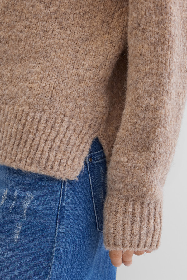 Джемпер вязаный