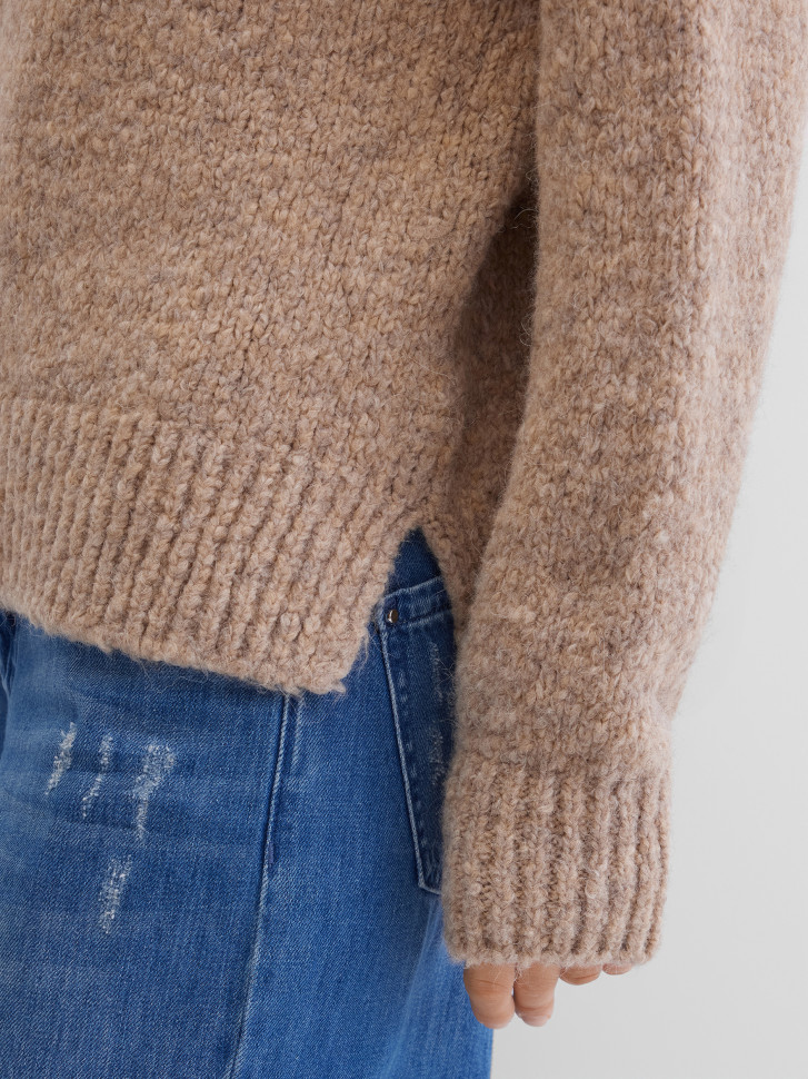 Джемпер вязаный