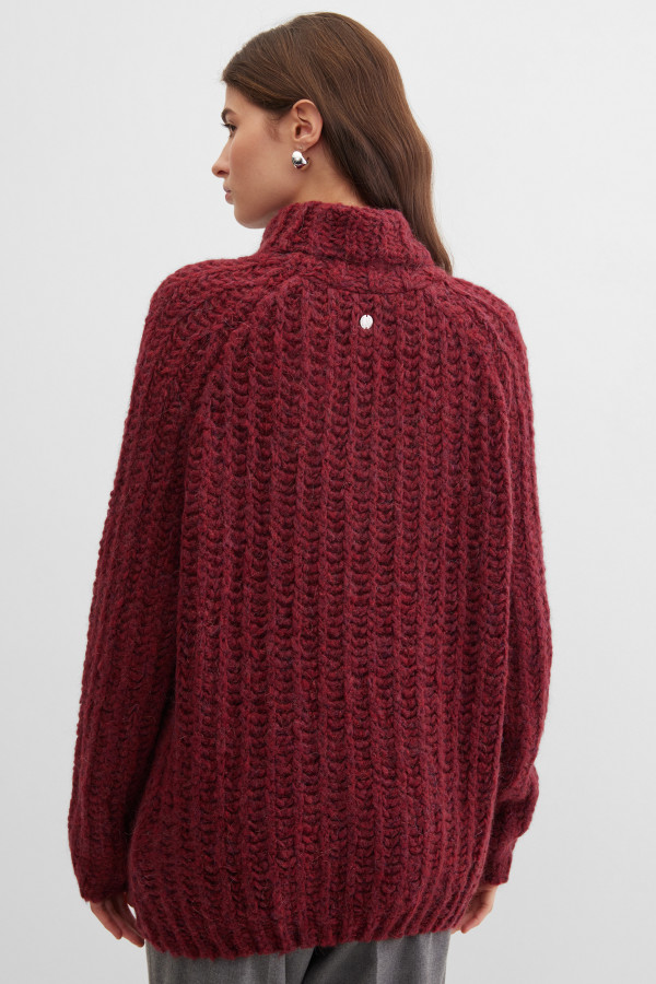 Свитер крупной вязки