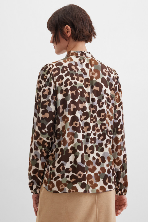 Блузка прямого кроя