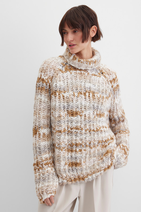 Свитер крупной вязки