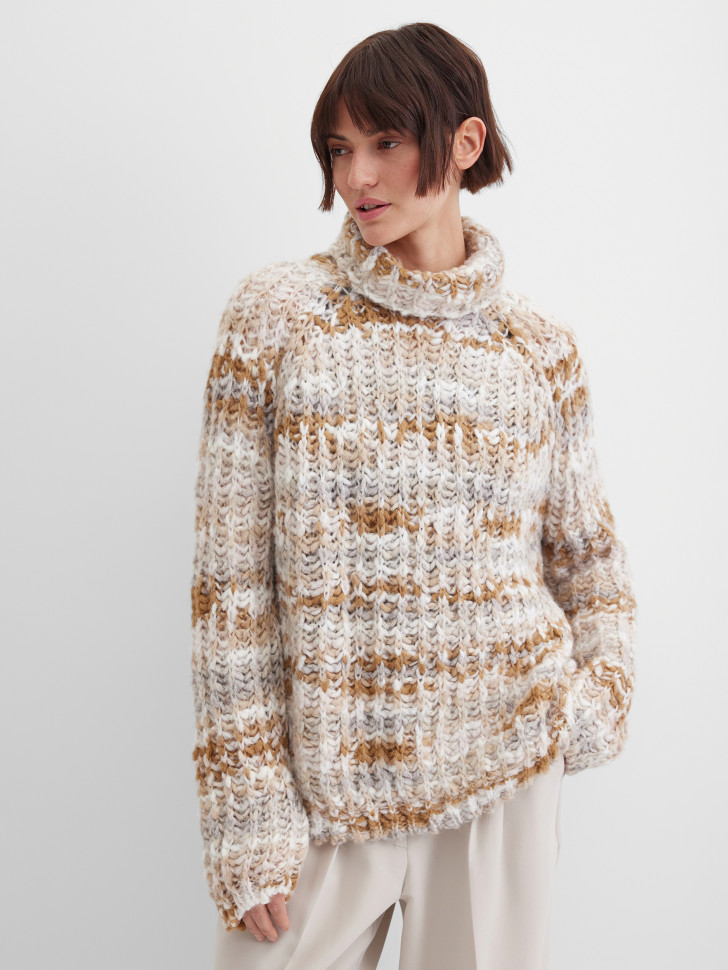 Свитер крупной вязки