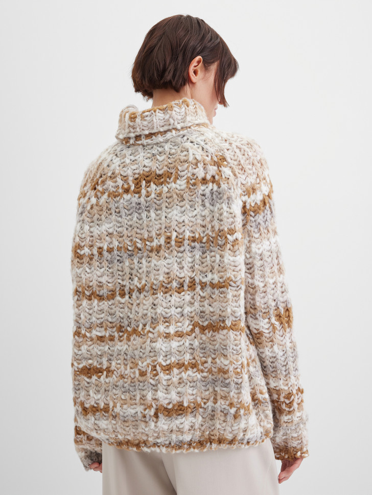 Свитер крупной вязки