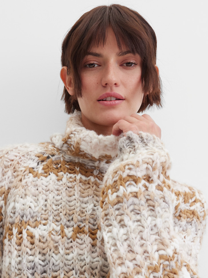 Свитер крупной вязки