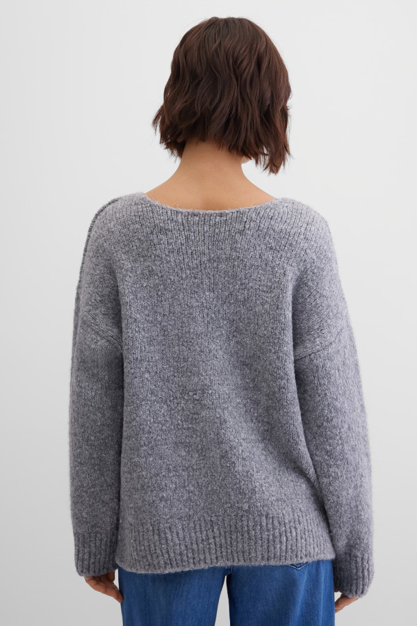 Джемпер вязаный