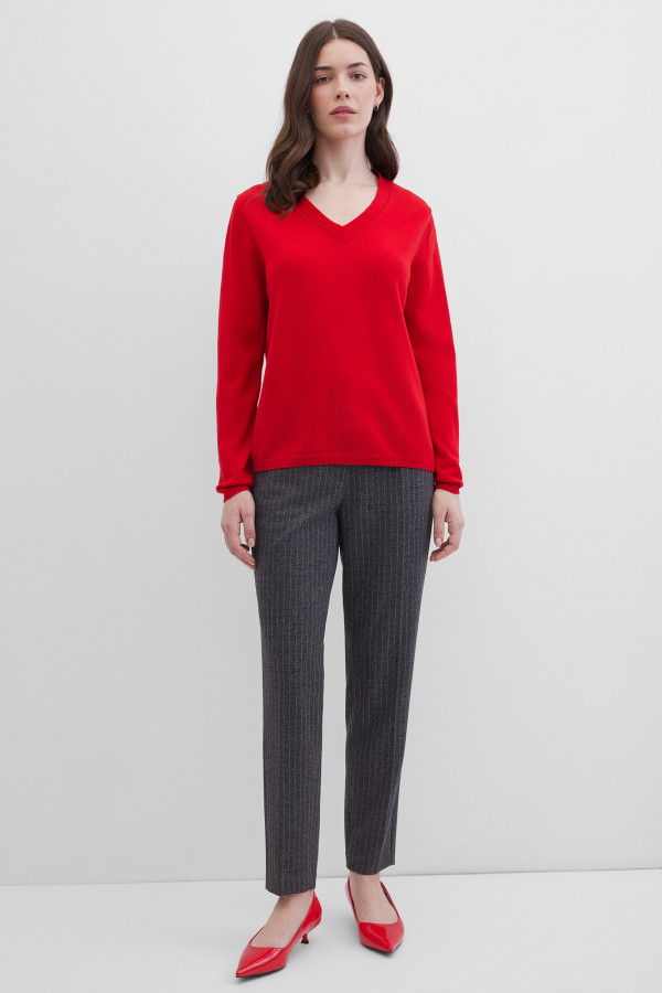 Пуловер с V-образным вырезом и длинными рукавами