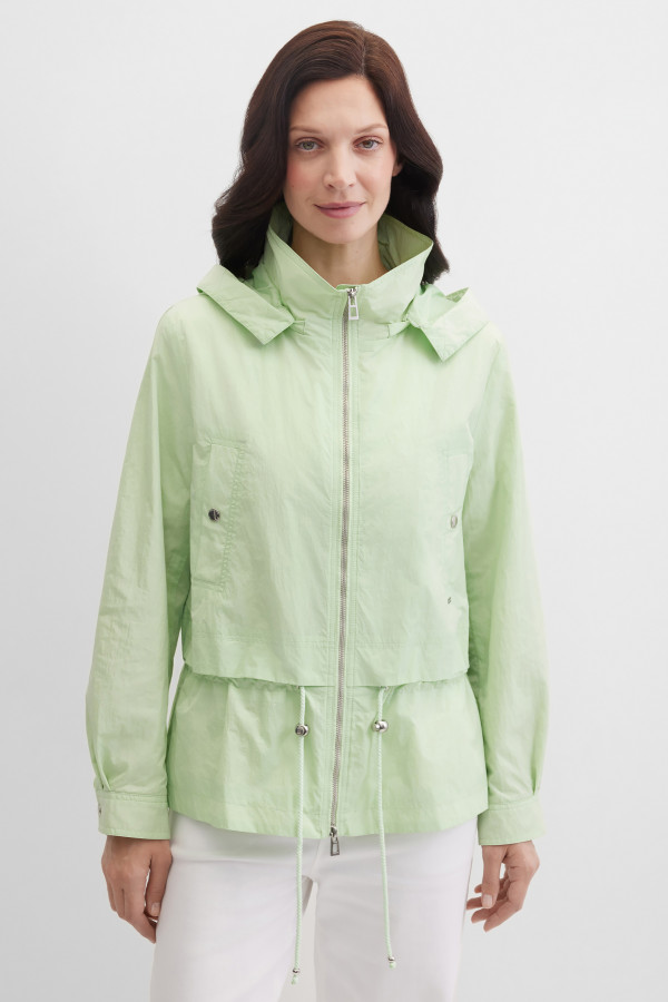 Ветровка с жатым эффектом