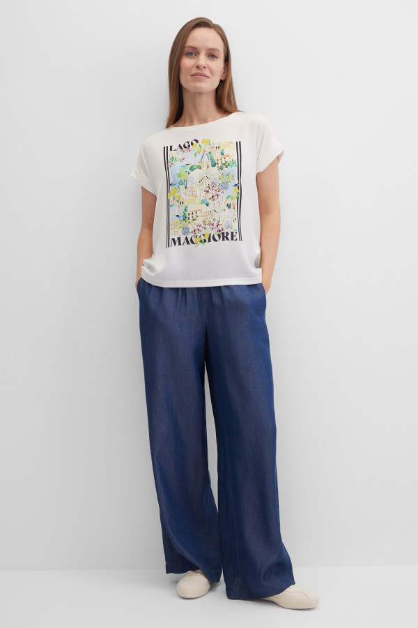 Футболка с рисунком и стразами