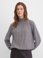 Блузка с воротником-стойкой