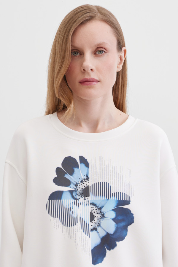 Свитшот с абстрактным принтом