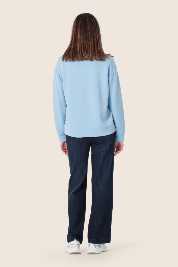 Свитшот свободного кроя