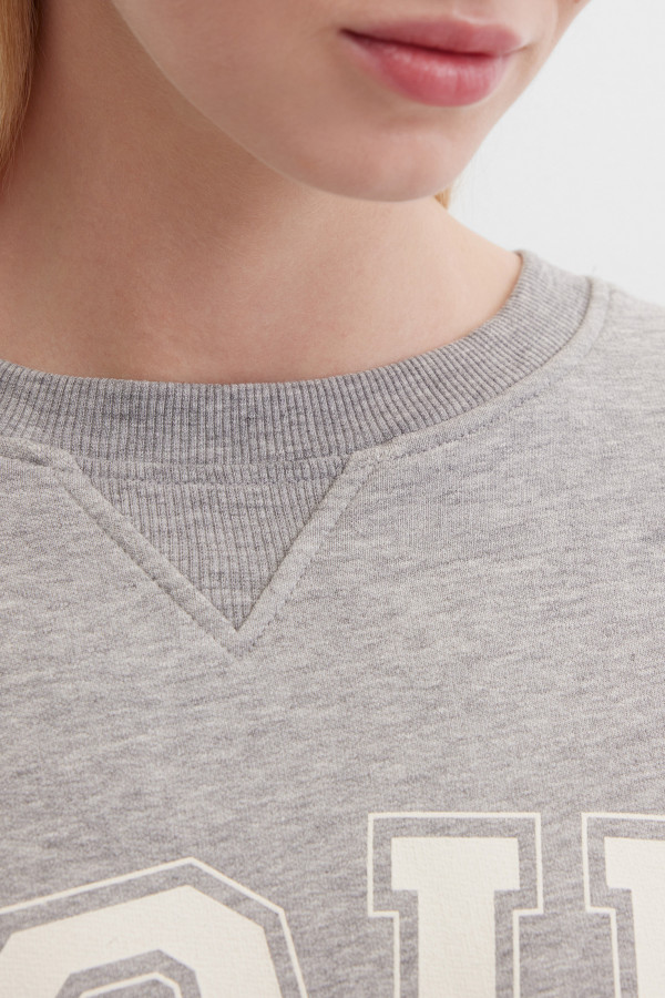 Свитшот укороченный