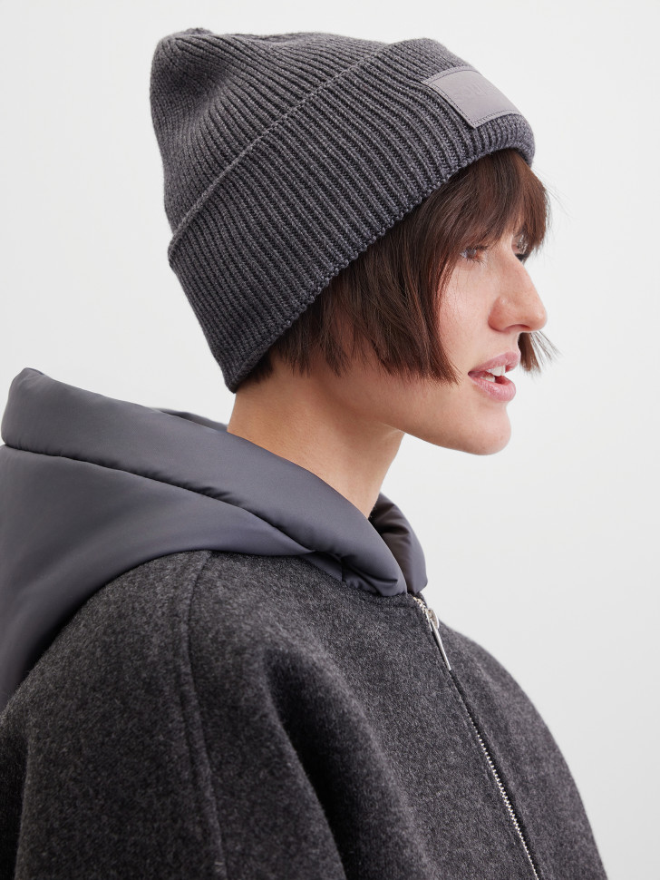 Шапка вязаная