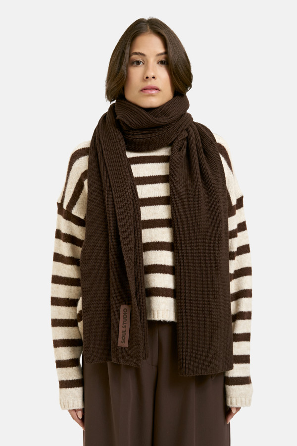 Шарф вязаный