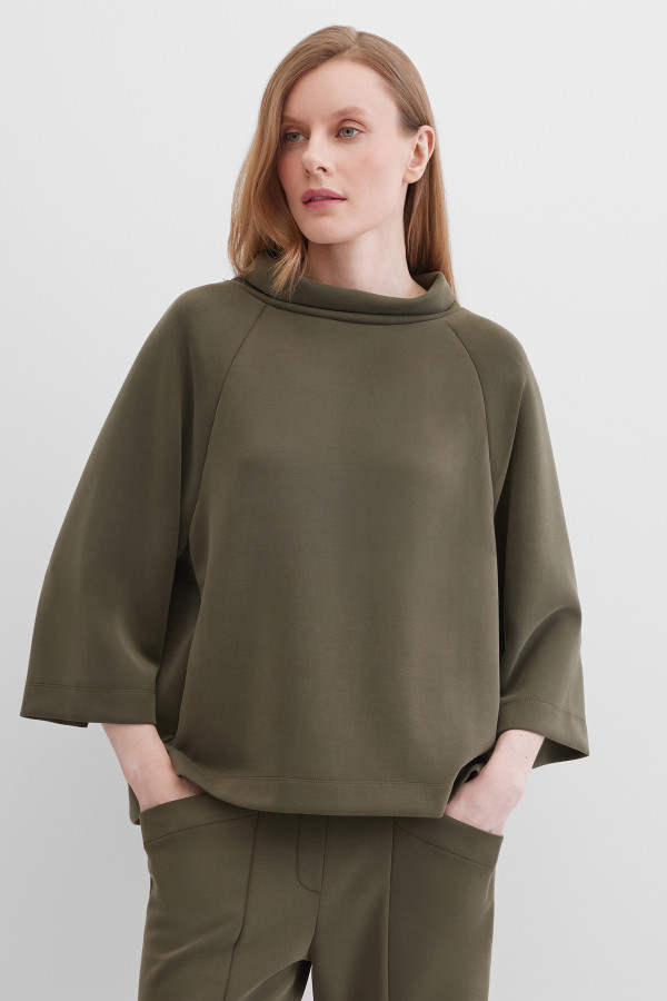 Лонгслив с рукавами 3/4 и воротом-стойкой