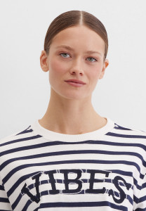 Свитшот с надписью