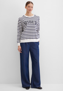 Свитшот с надписью