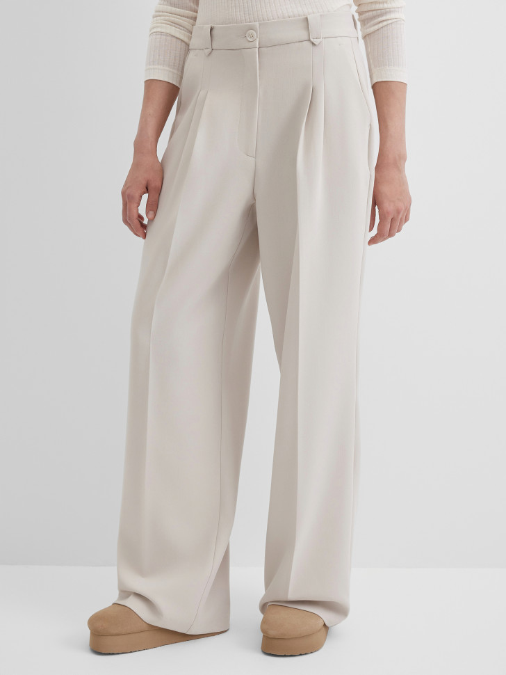 Брюки широкие с защипами