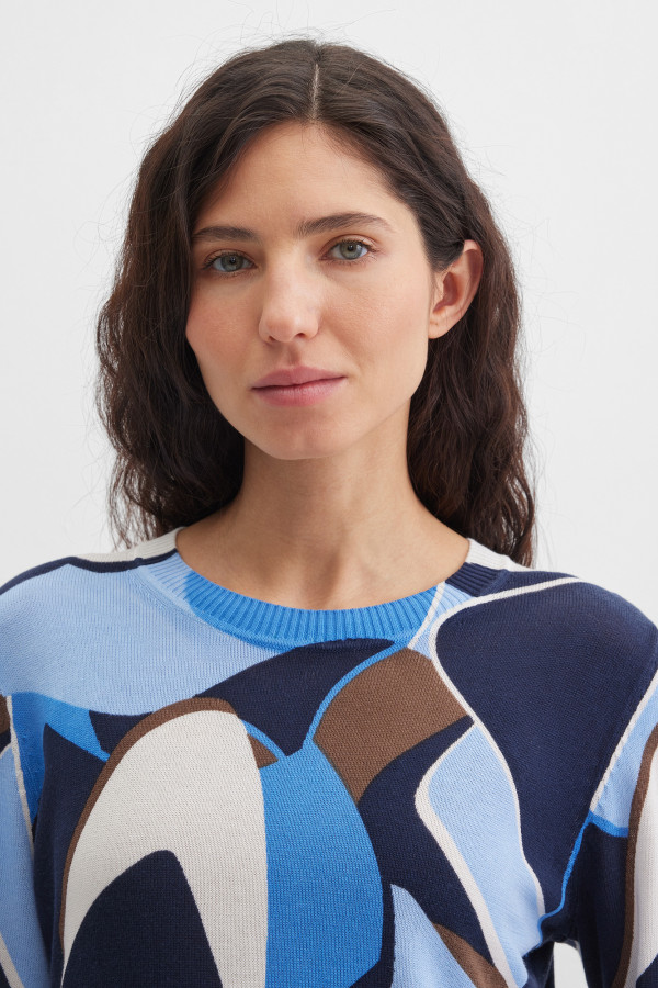 Джемпер с абстрактным принтом