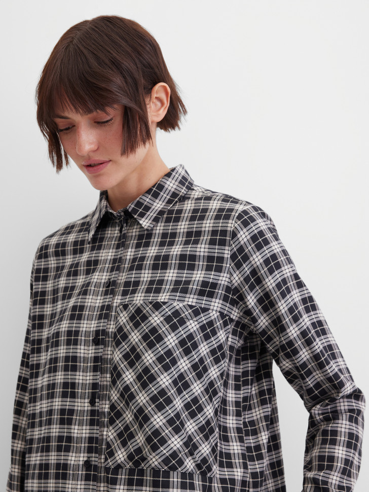 Рубашка в клетку с надписью на спине