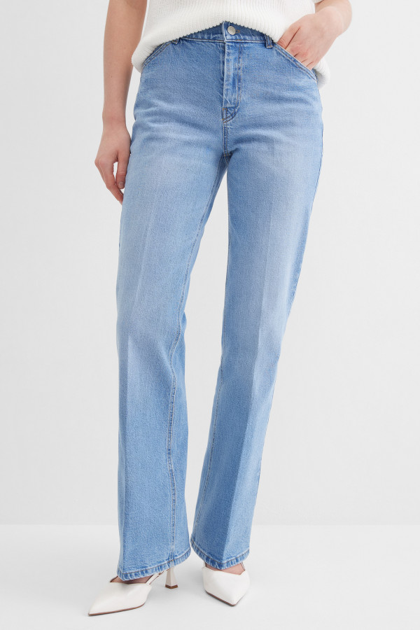 Джинсы расклешенные